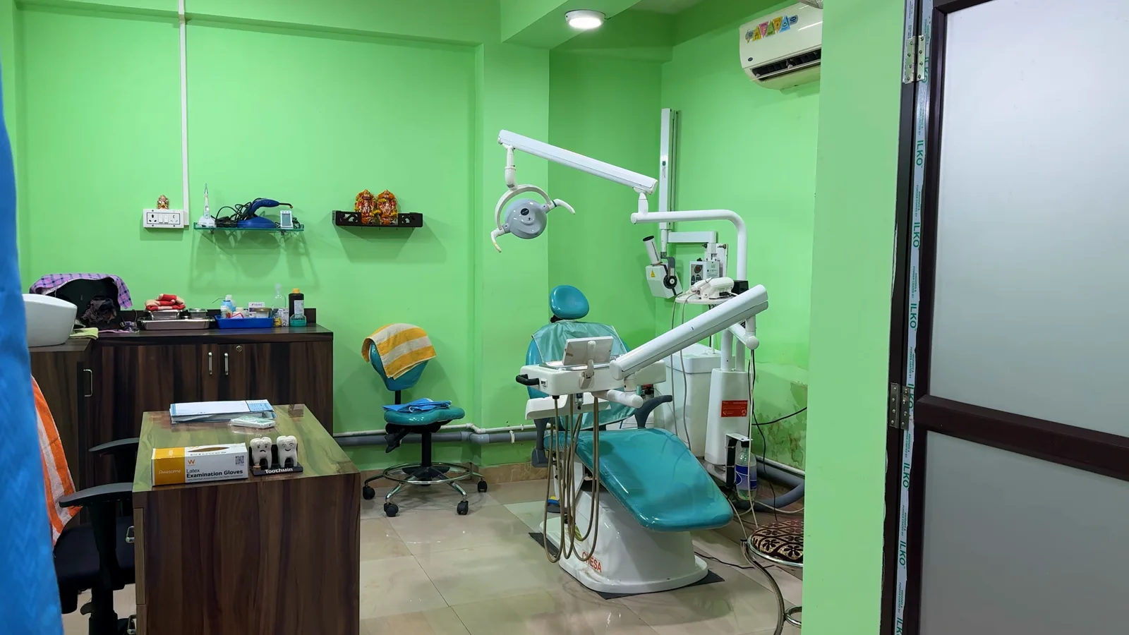 The consultation area and dental chair at Dr. Teeth